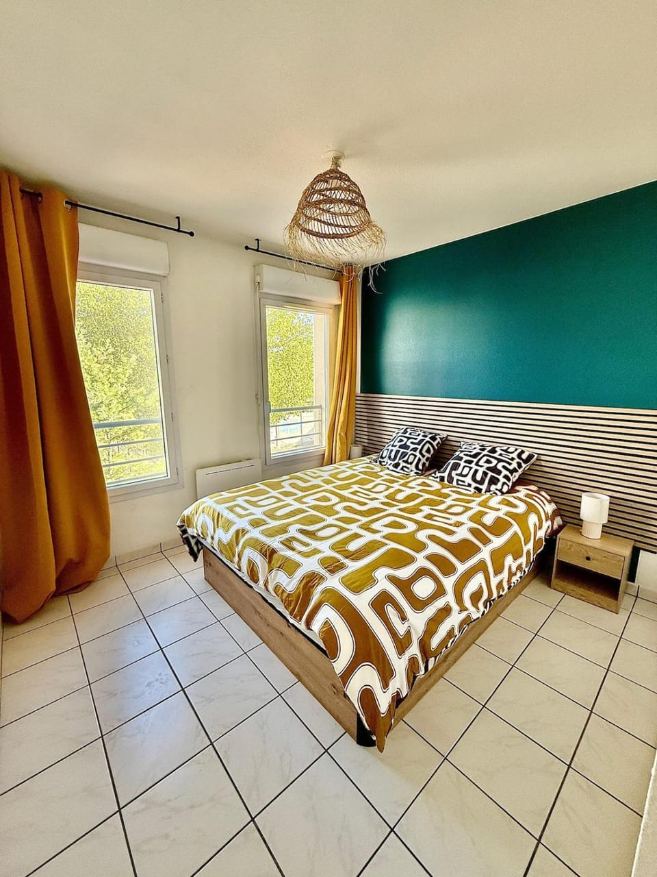 Bed, Photo of the whole room, Bedroom