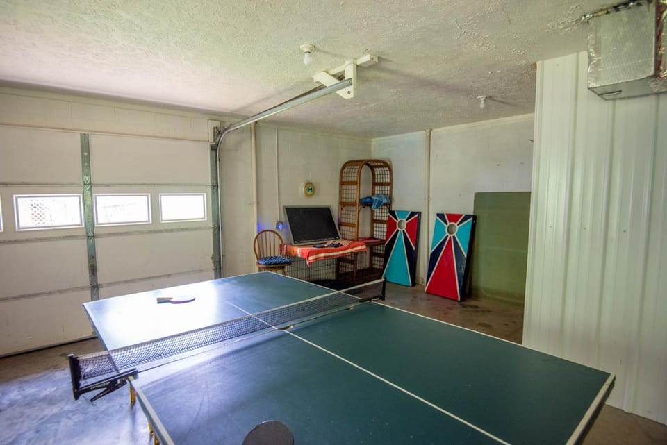 2Bd Riverfront with Expansive Outdoor Space, River Access, Fire Pit House in North Carolina