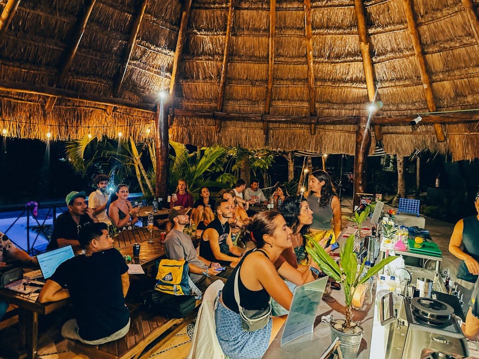 Restaurant/places to eat, Restaurant/places to eat, People, group of guests