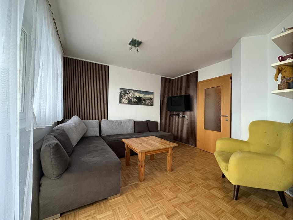 TV and multimedia, Seating area