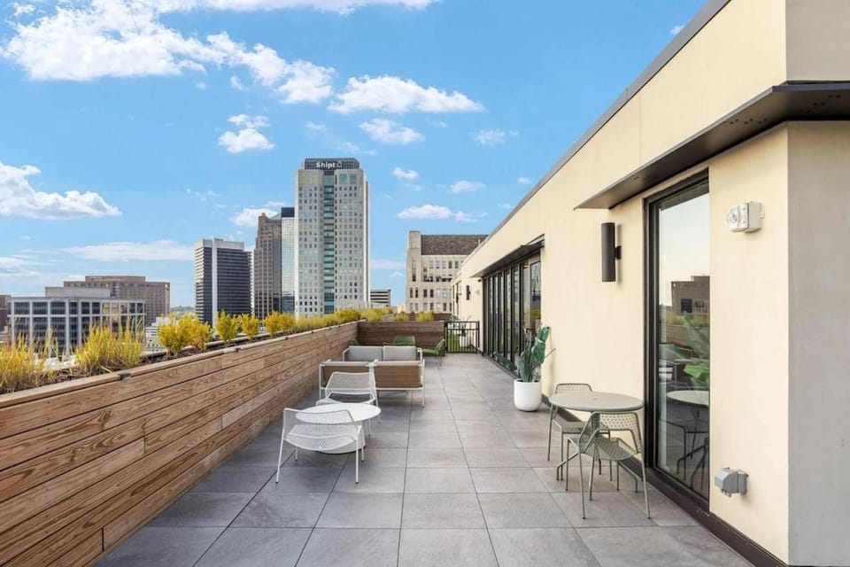 Balcony/Terrace, City view