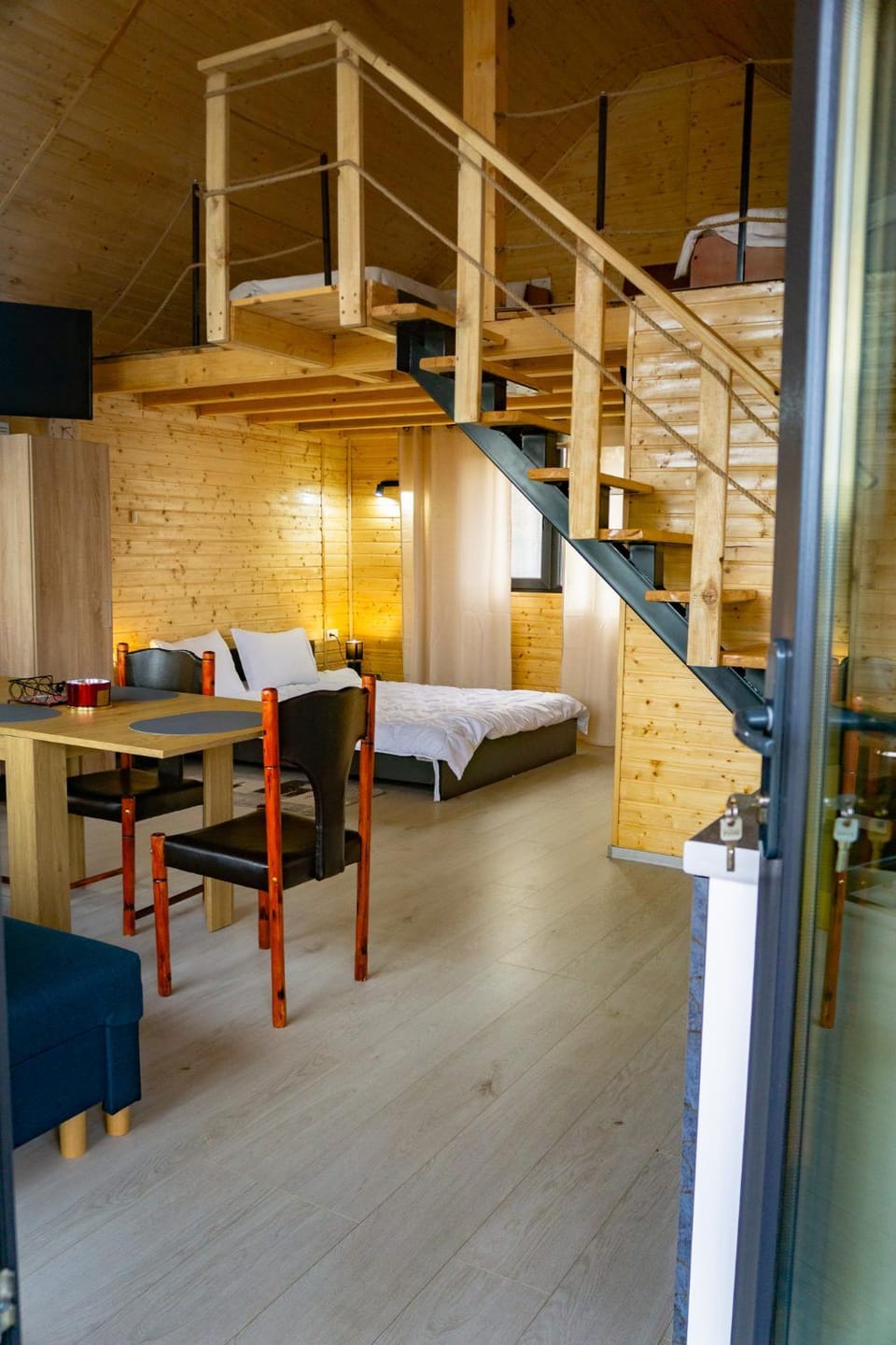 Bed, Living room