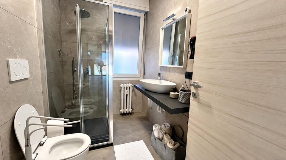 Shower, Bathroom