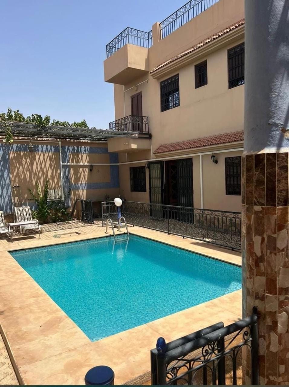 Swimming pool