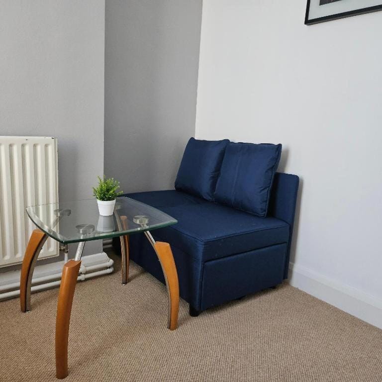 Central London Stay for 3 Bed and Breakfast in London Borough of Southwark