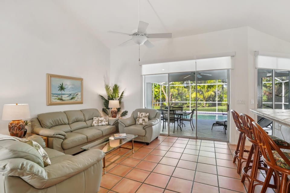 Relaxed Tropical NAPLES Retreat 5 mi to Beach home House in Collier County