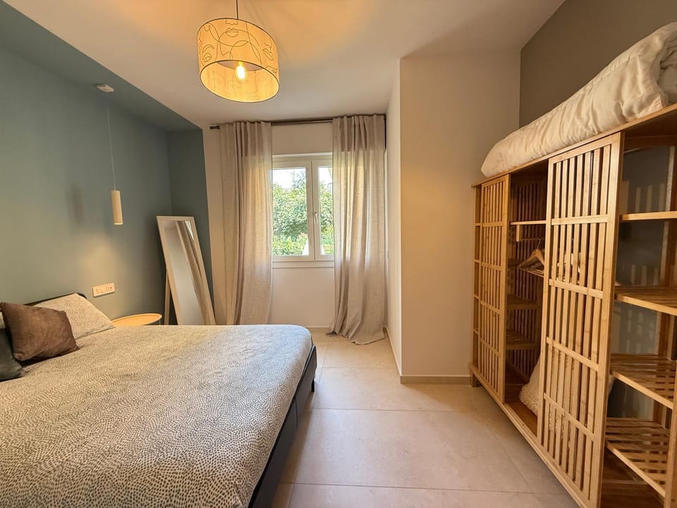 Bed, Photo of the whole room, Bedroom, wardrobe