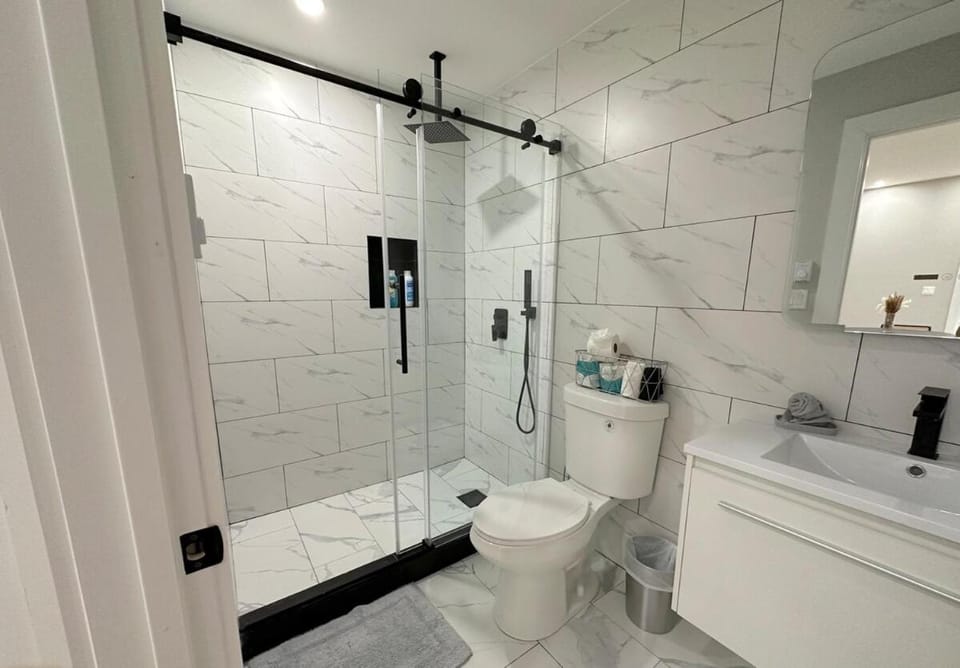 Spacious Modern 1 Bedroom RARE Apt w GYM Apartment in Albany