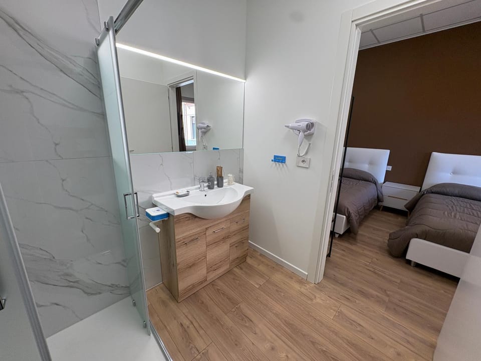 Bathroom, towels
