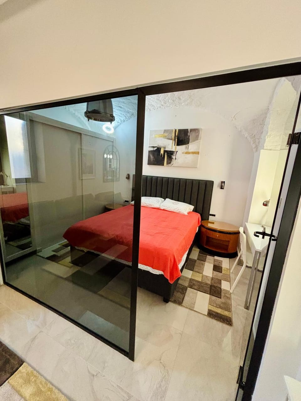 Bed, Photo of the whole room, Bedroom
