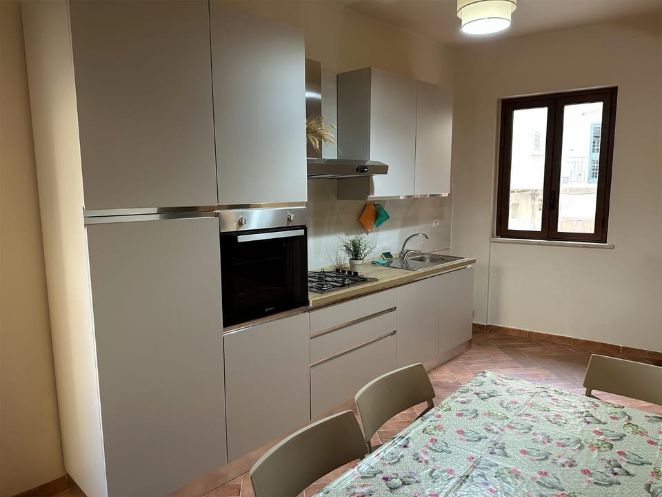 Kitchen or kitchenette, Dining area, kitchen, kitchen
