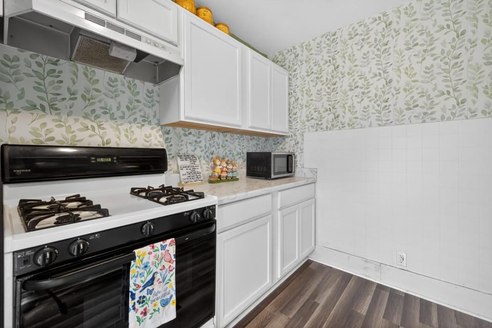 Kitchen or kitchenette, kitchen
