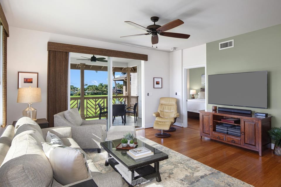 Communal lounge/ TV room, TV and multimedia, Living room, Seating area, Evening entertainment