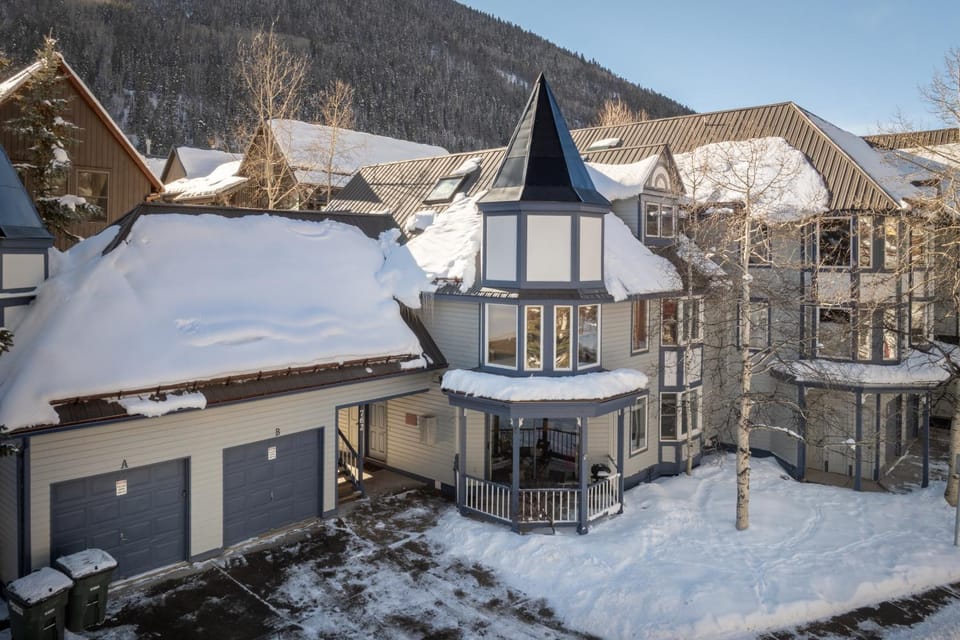 Property building, Winter, Mountain view