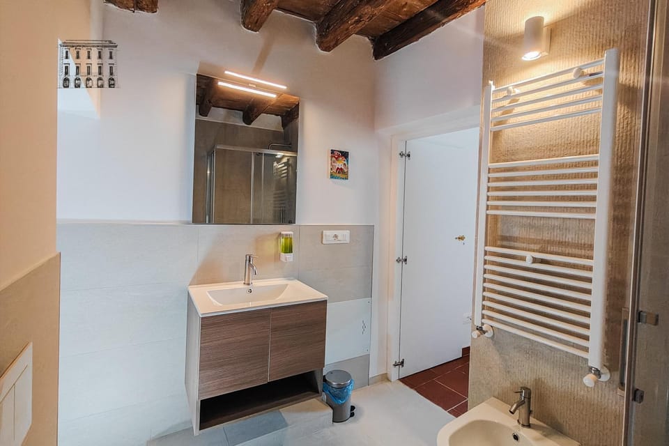 Shower, Toilet, Bathroom, bidet, heating, towels
