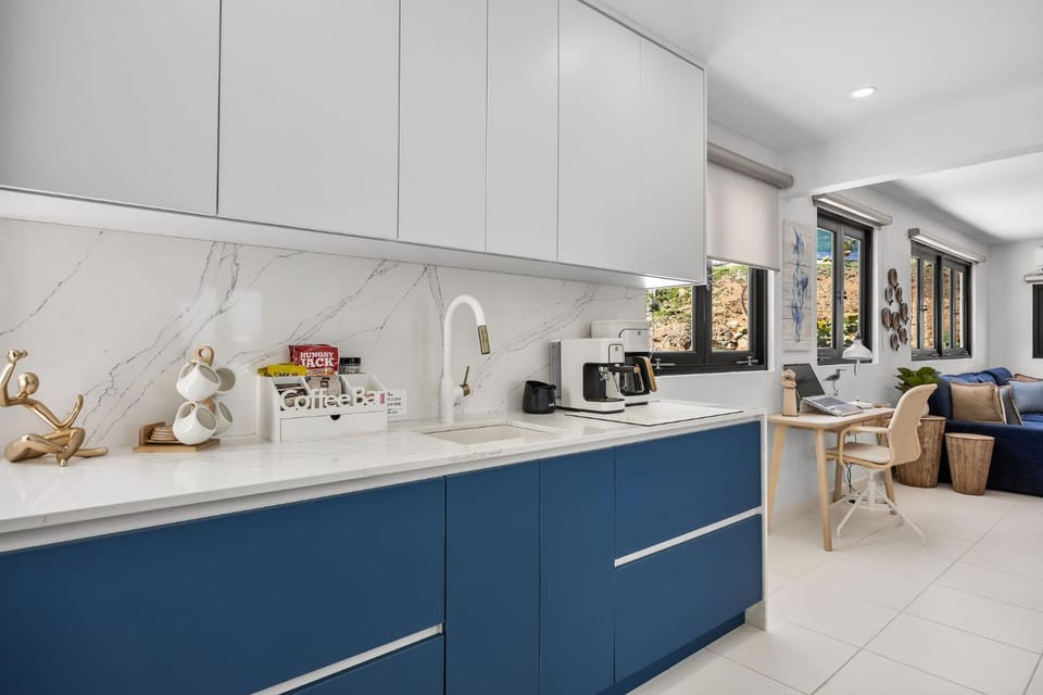 Coffee/tea facilities, Kitchen or kitchenette, minibar