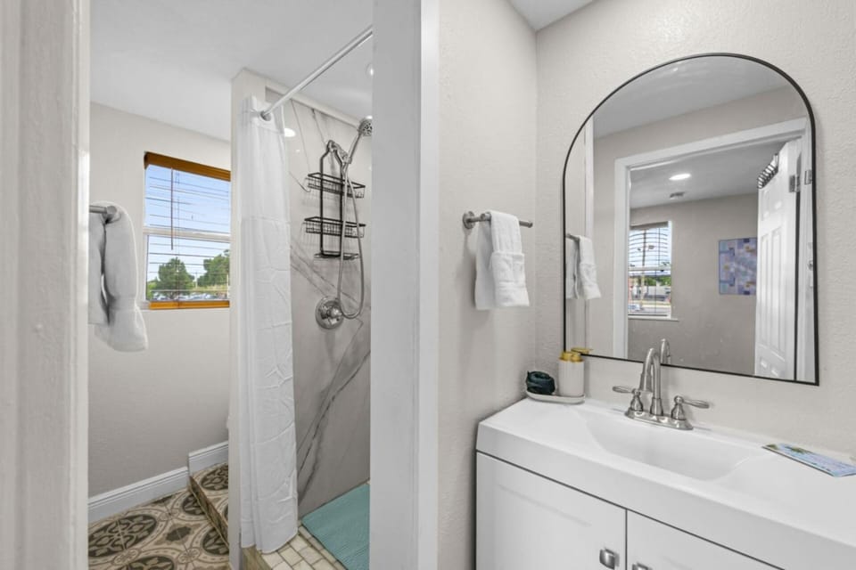Private Deck • Pet Friendly • Spacious Courtyard Apartment in St Petersburg