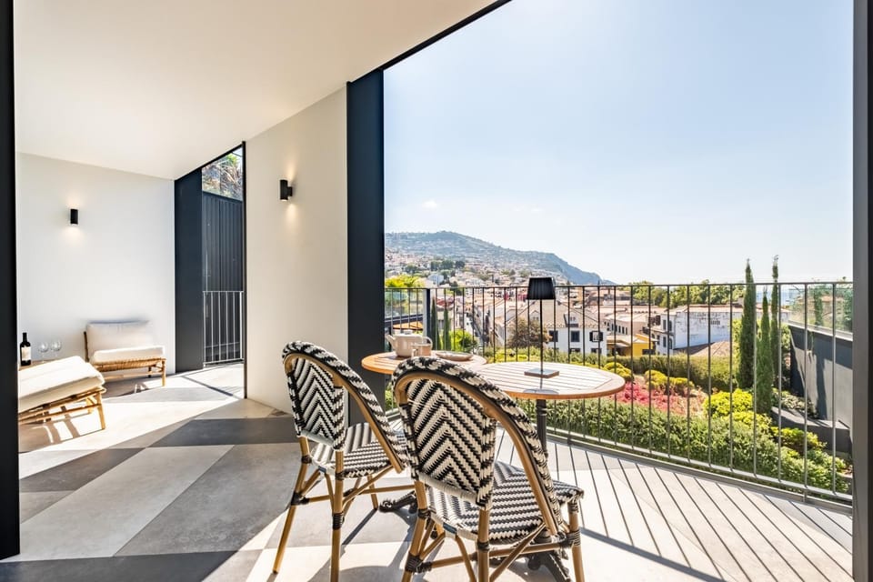Balcony/Terrace, City view