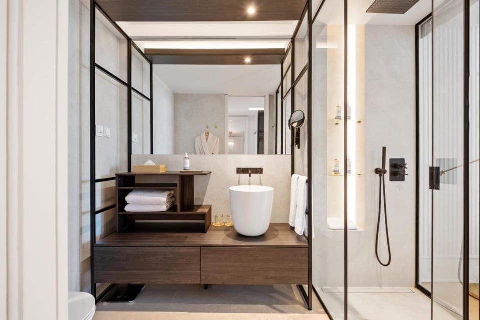 Shower, Toilet, Bathroom