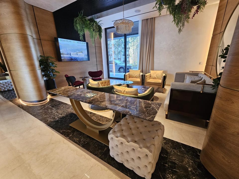 Communal lounge/ TV room, TV and multimedia, Seating area, Evening entertainment