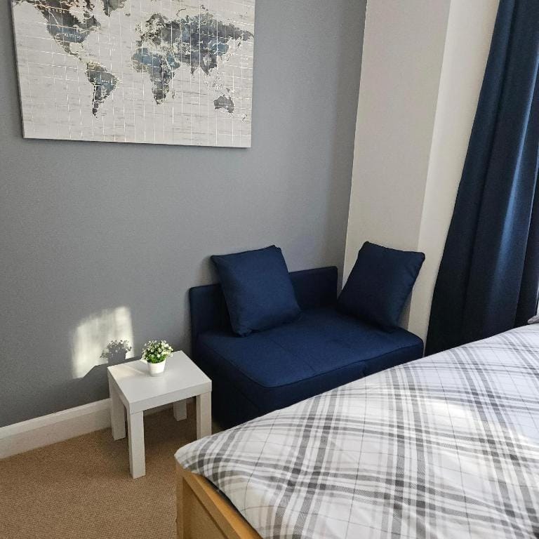 Comfy Room for 3 in Central London Bed and Breakfast in London Borough of Southwark
