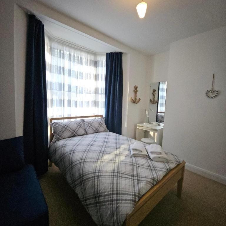 Comfy Room for 3 in Central London Bed and Breakfast in London Borough of Southwark