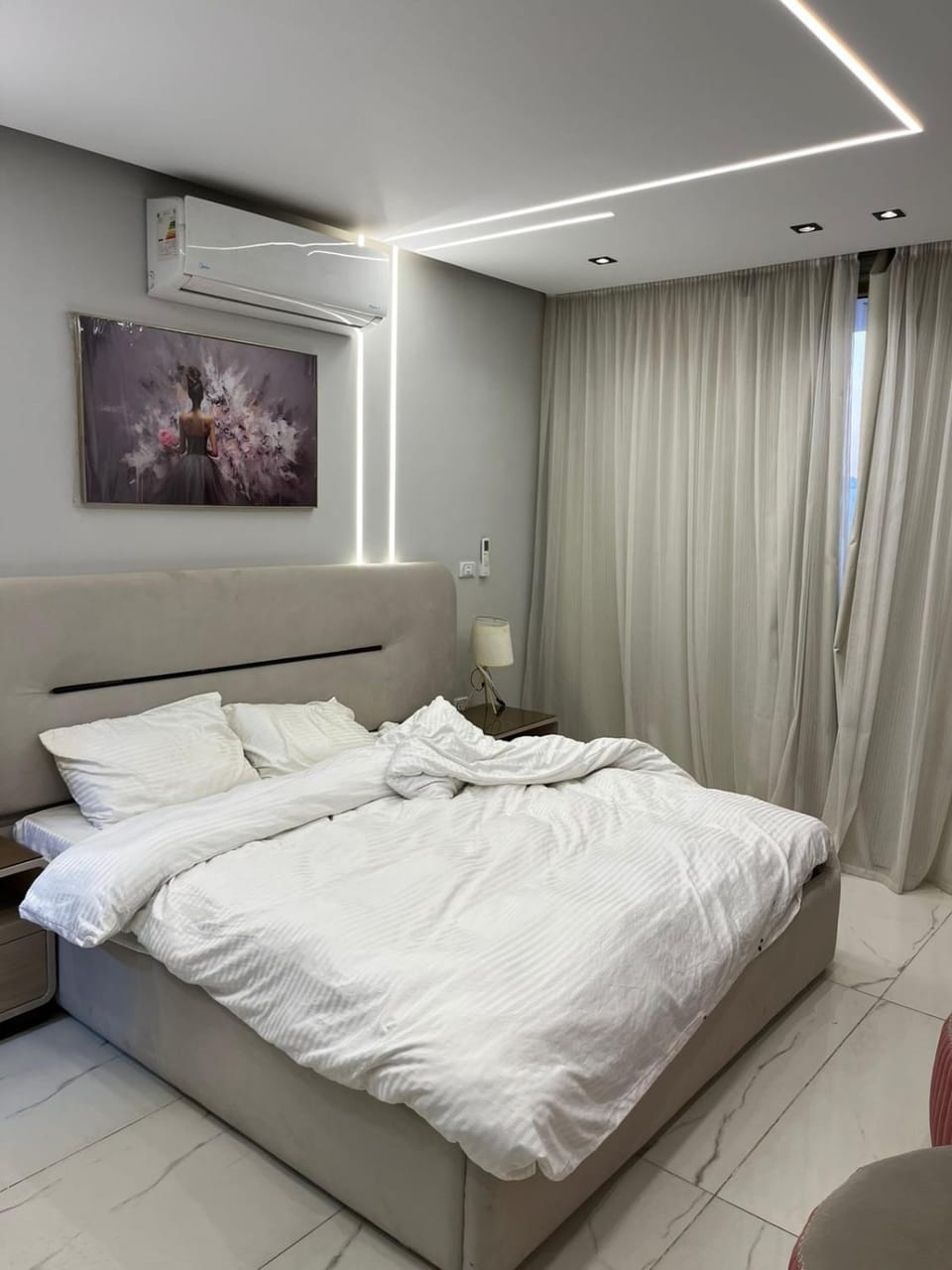 Bed, Photo of the whole room, Bedroom, towels, air conditioner