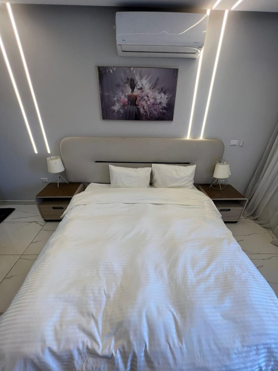 Bed, Photo of the whole room, Bedroom, air conditioner