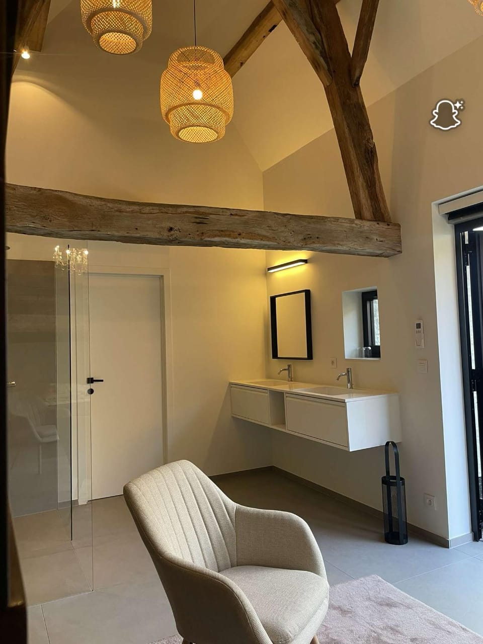 Property building, Bathroom, air conditioner