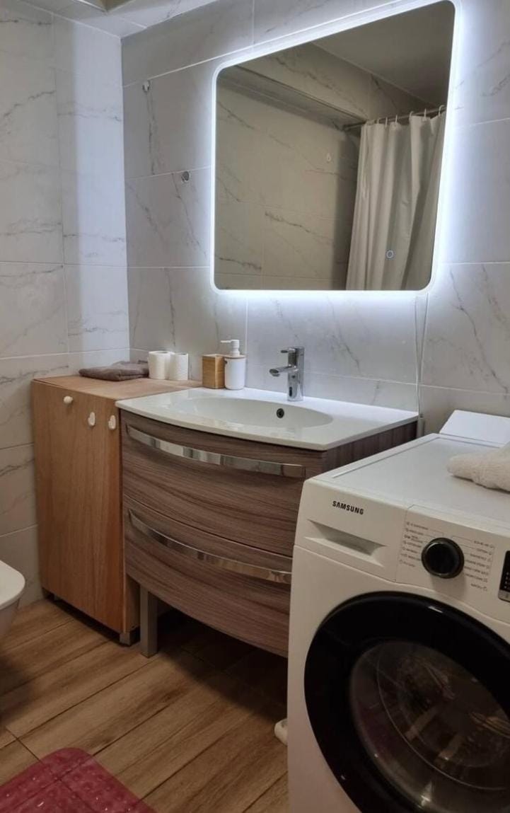 Bathroom, washing machine