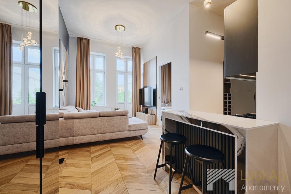 Kitchen or kitchenette, Living room, Seating area