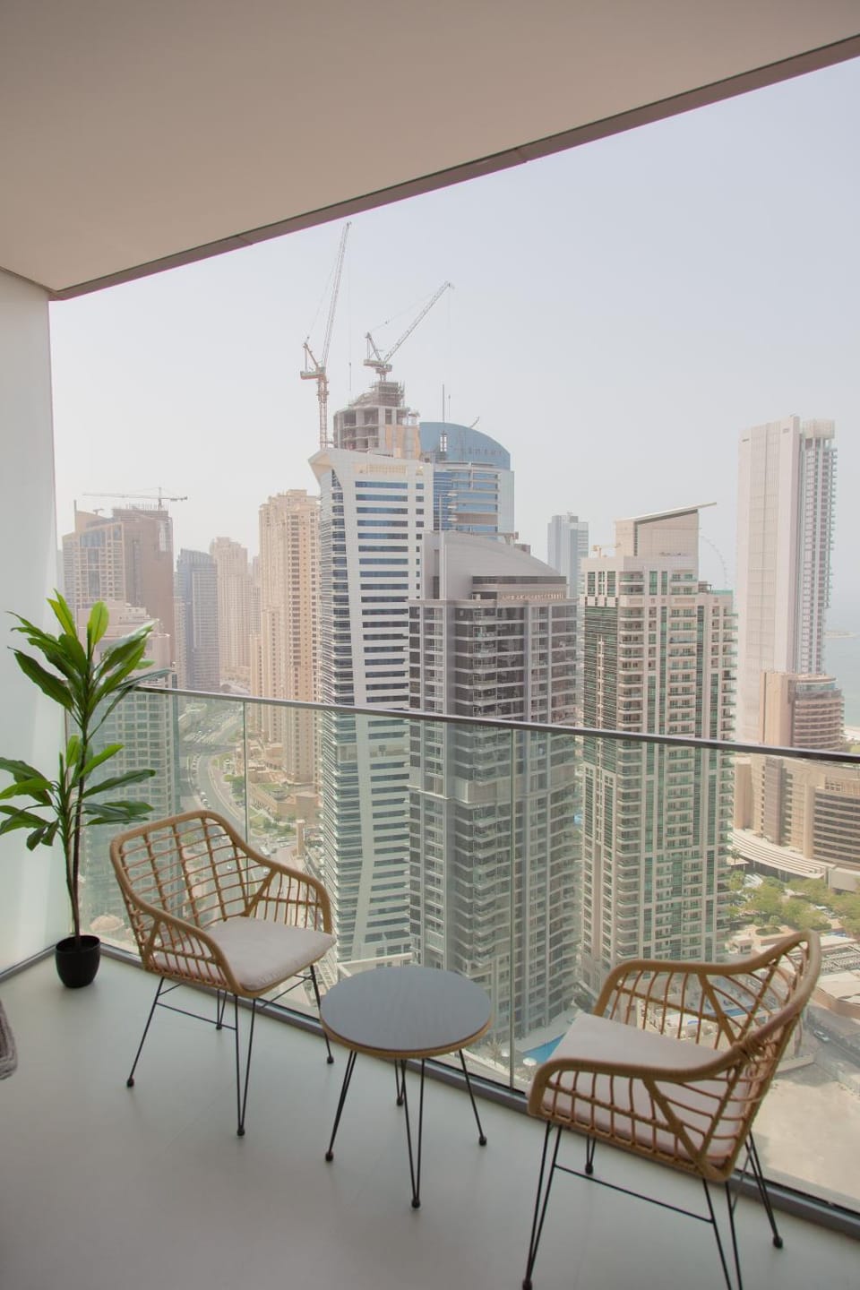 Royal suites LIv Marina views Bed and Breakfast in Dubai