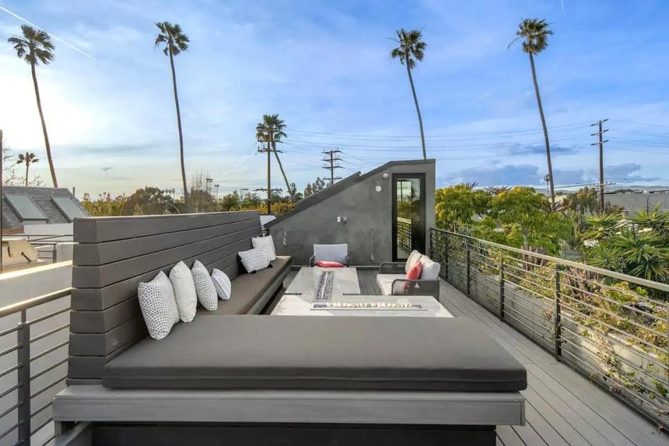Venice House w Pool Spa Home Theater Rooftop House in Venice Beach
