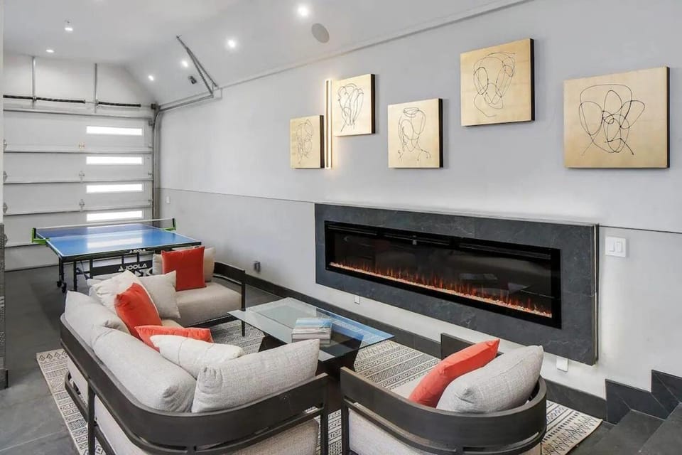 Venice House w Pool Spa Home Theater Rooftop House in Venice Beach