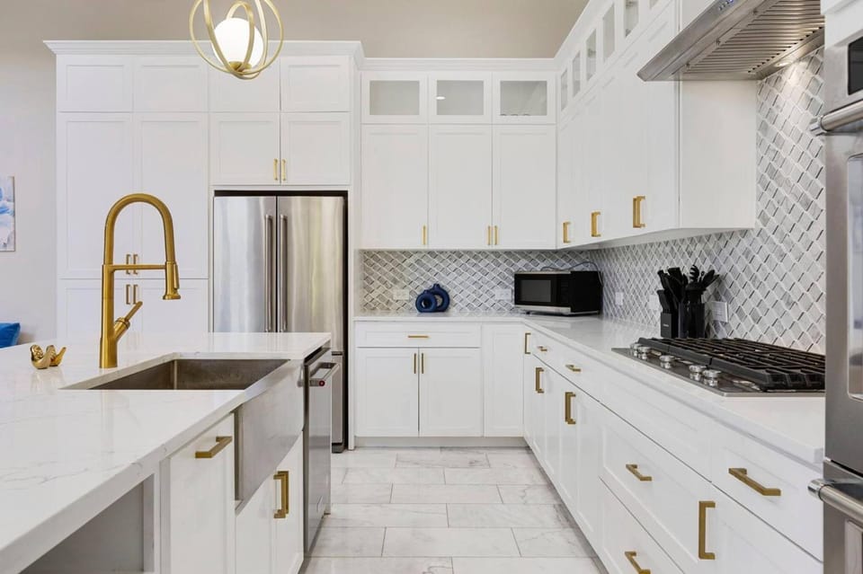 Kitchen or kitchenette, kitchen