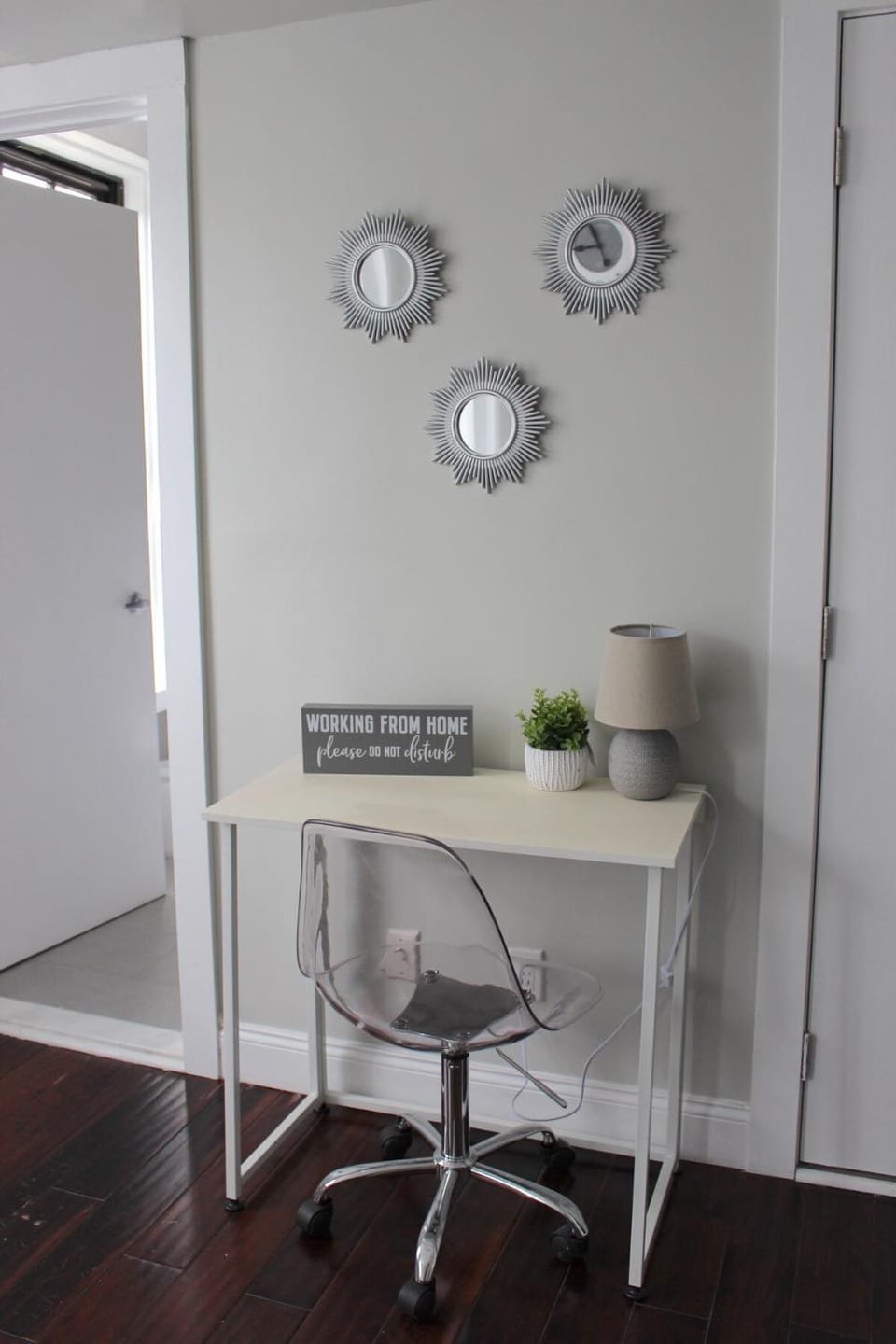 MODERN 1BR GREAT Location Downtown Parking Apartment in Albany