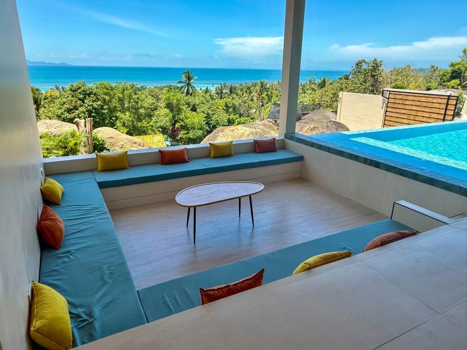 Balcony/Terrace, Pool view, Sea view, Swimming pool