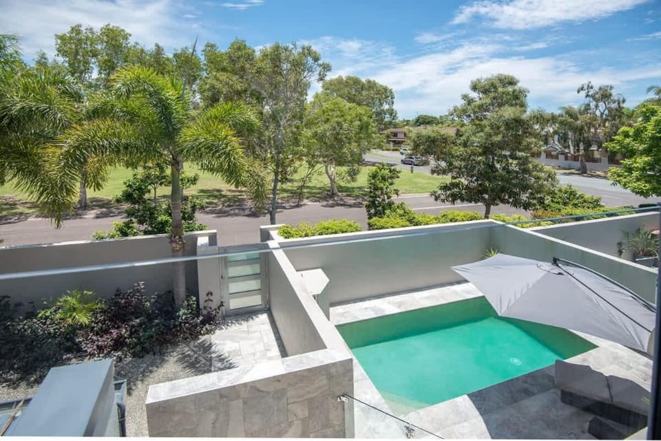 Pool view, Swimming pool, Swimming pool, sunbed