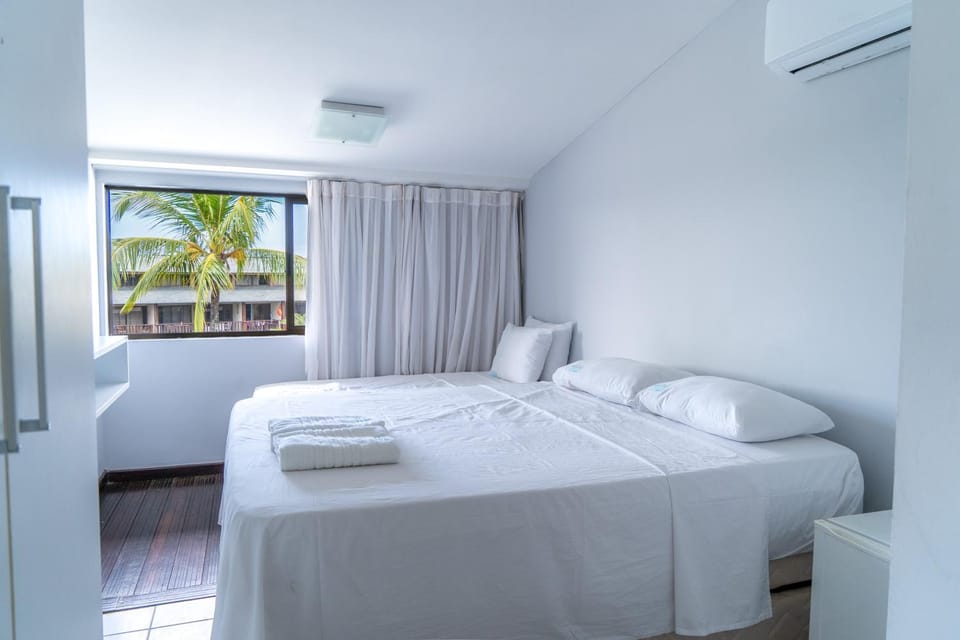 Bed, Bedroom, towels, air conditioner