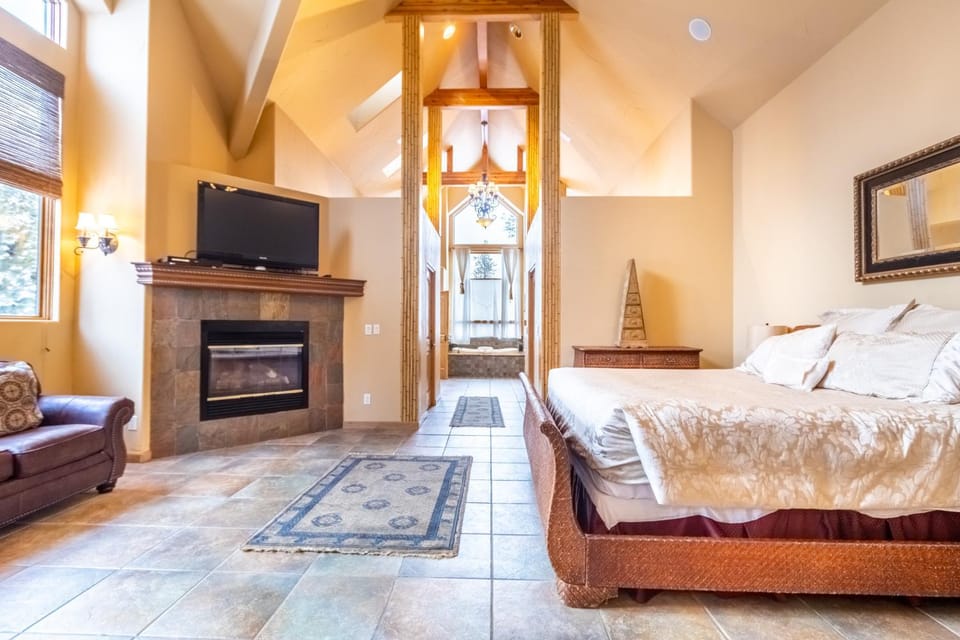 213 County Road 1041 : 3 600 House in Frisco