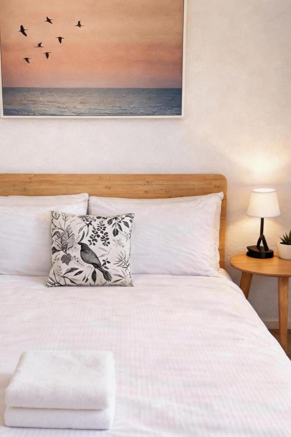 Quaint Double or Queen Room - Mins to Stations&UNSW - Shared Bathroom Bed and Breakfast in Sydney
