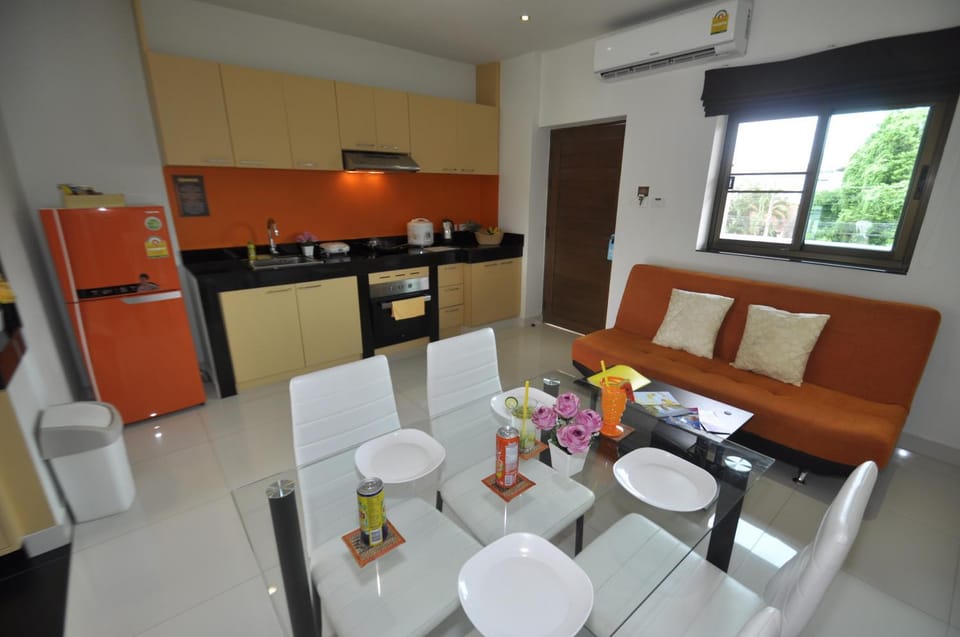 Kitchen or kitchenette, Living room, Dining area