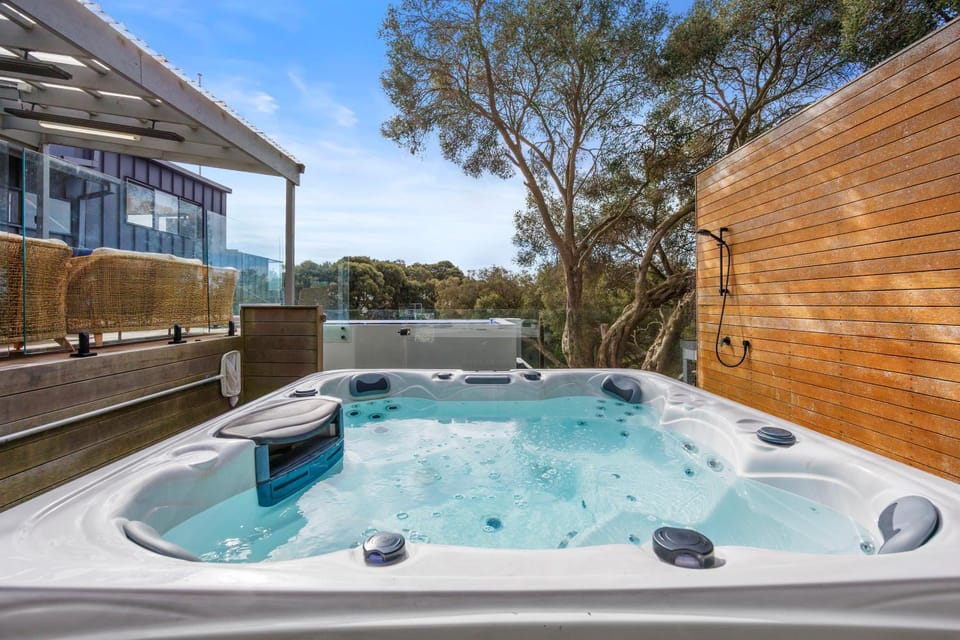 Hot Tub, Pool view