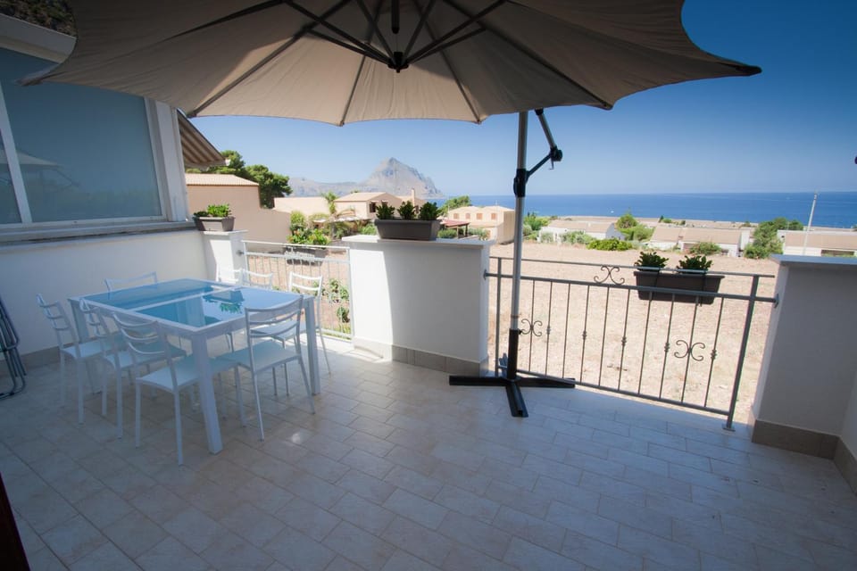 Balcony/Terrace, Landmark view, Sea view
