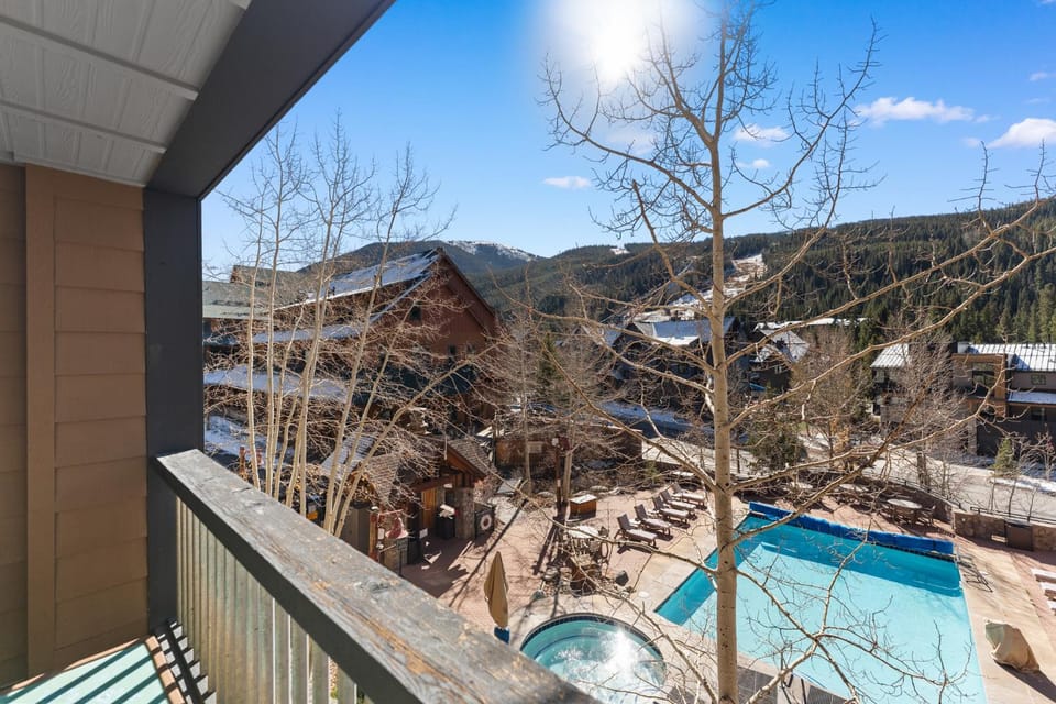 Day, Winter, Hot Tub, View (from property/room), Balcony/Terrace, Mountain view, Pool view, Swimming pool
