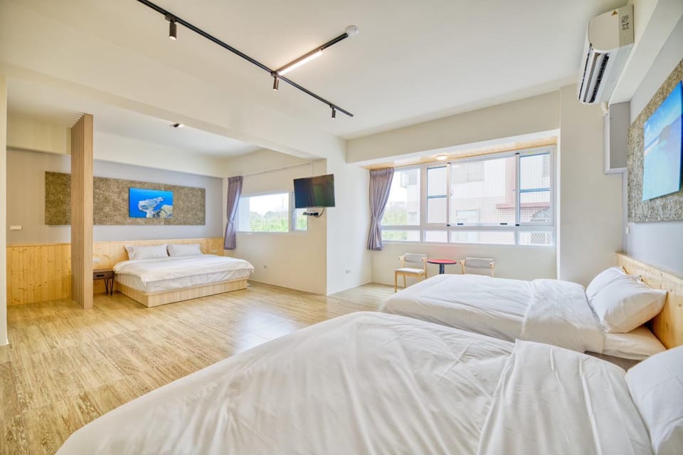 Bed, TV and multimedia, Photo of the whole room, Bedroom, air conditioner