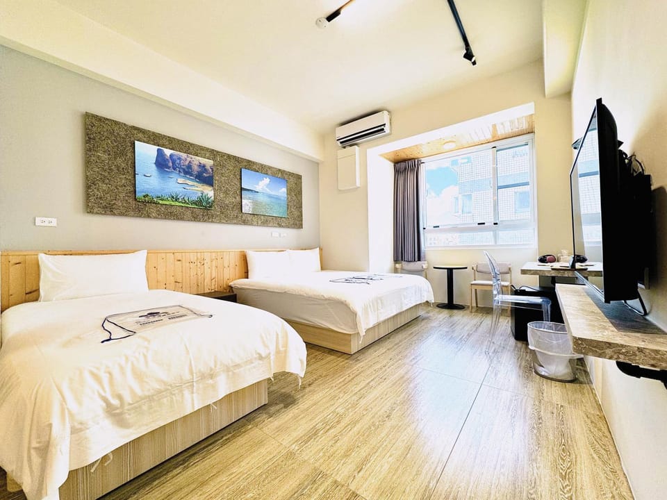 TV and multimedia, Photo of the whole room, air conditioner