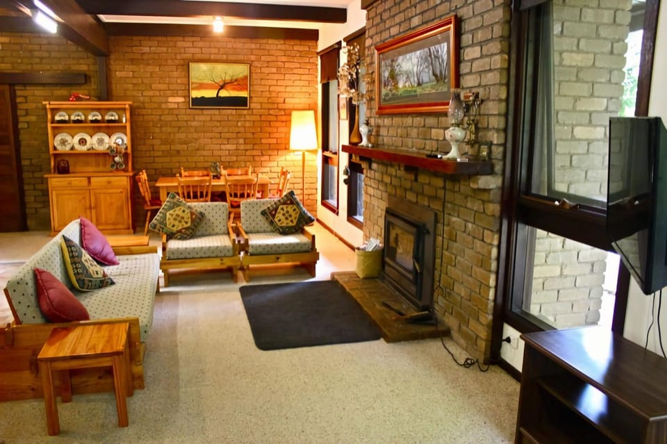 TV and multimedia, Seating area, fireplace, pet friendly