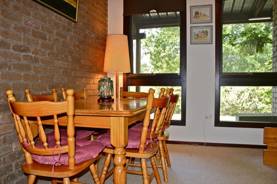 Living room, Seating area, Dining area, fireplace, heating