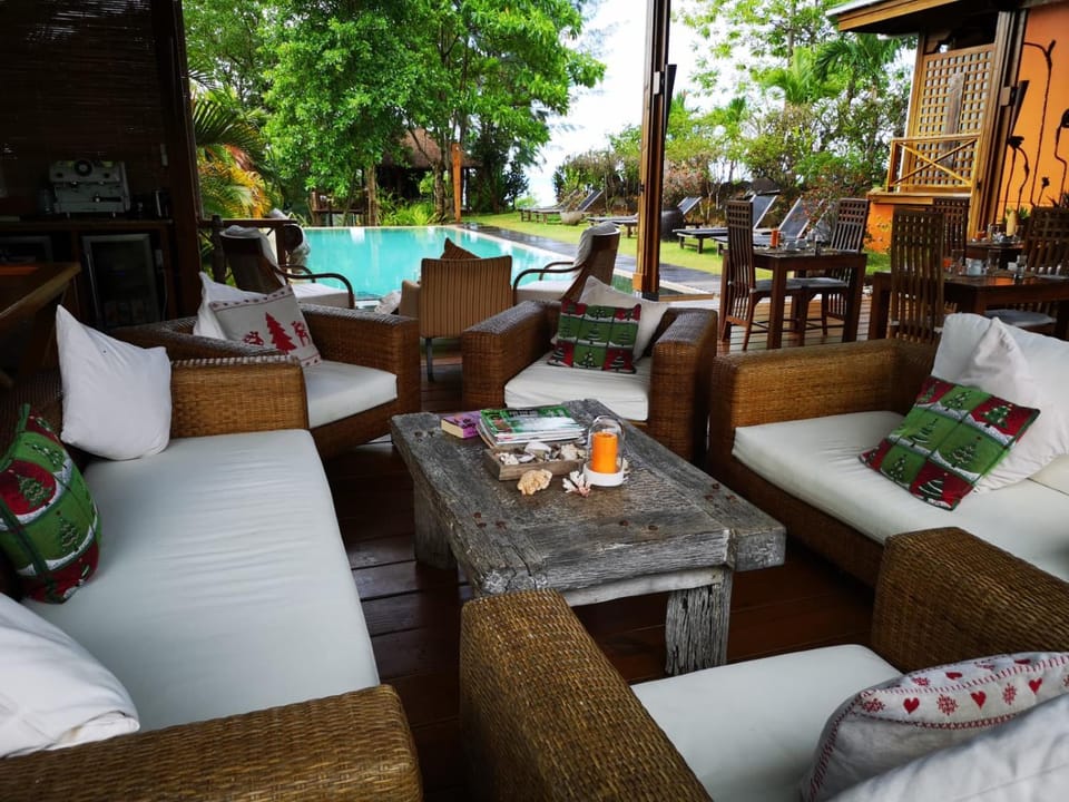 Communal lounge/ TV room, Pool view